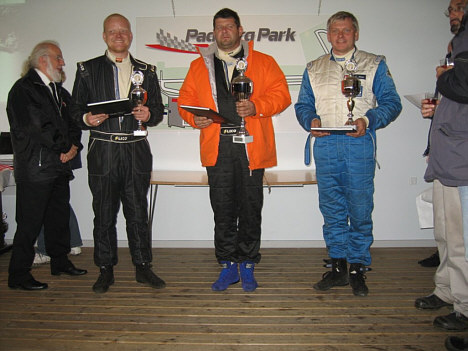 Thomas Nielsen fra Padborg på 1. pladsen i Mesterskabet i MSS Youngtimer Challange, 2. pladsen Anders T. Jensen, fra Randerup og 3. pladsen Bjarke Andersen fra Silkeborg.